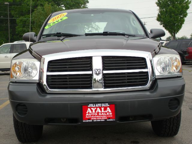 2005 Dodge Dakota 4dr LX 4WD Auto