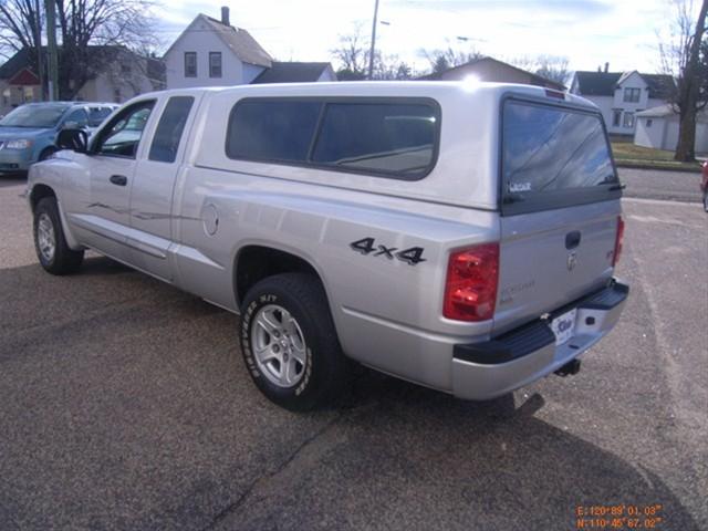 2005 Dodge Dakota SLT