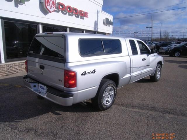 2005 Dodge Dakota SLT