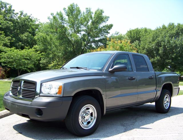 2005 Dodge Dakota 4dr LX 4WD Auto