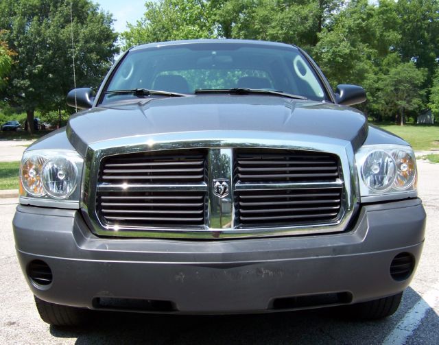 2005 Dodge Dakota 4dr LX 4WD Auto