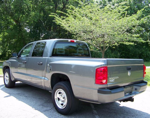 2005 Dodge Dakota 4dr LX 4WD Auto