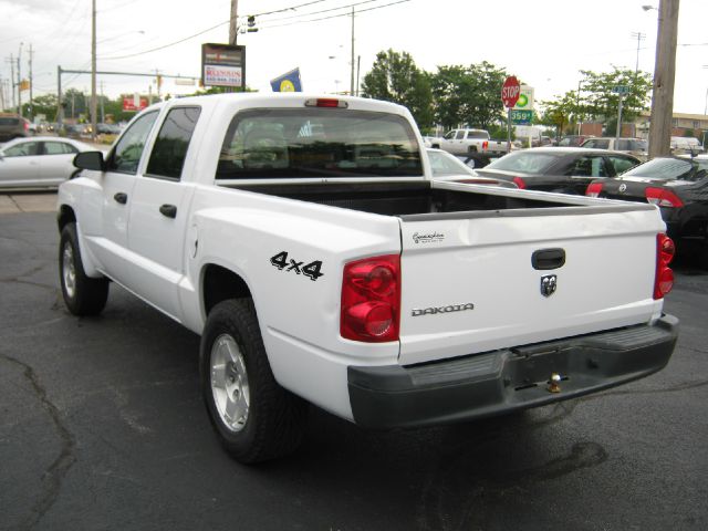 2006 Dodge Dakota 4dr LX 4WD Auto