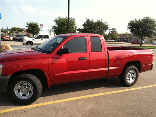 2006 Dodge Dakota C300 Sport Sedan 4D