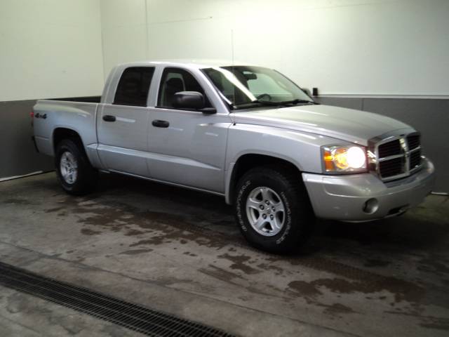 2006 Dodge Dakota Crew Cab Standard Box 4-wheel Drive LTZ