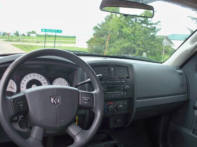 2006 Dodge Dakota 4dr LX 4WD Auto