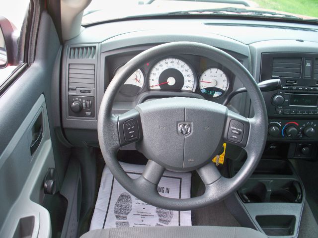 2006 Dodge Dakota 4dr LX 4WD Auto