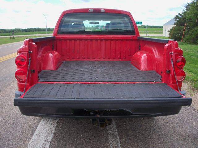 2006 Dodge Dakota 4dr LX 4WD Auto