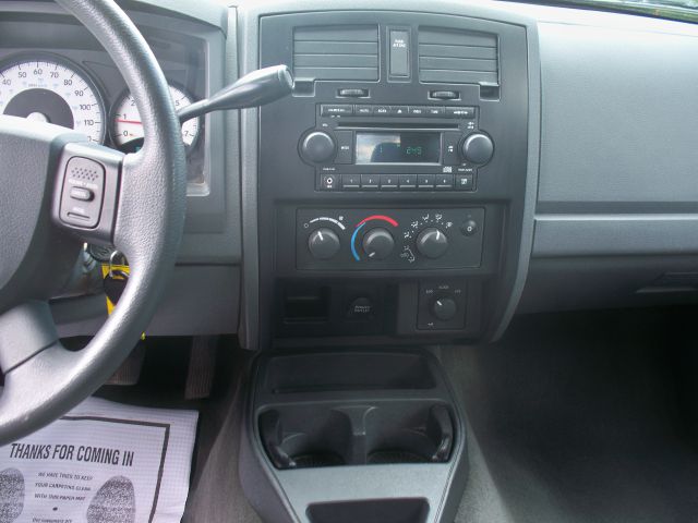 2006 Dodge Dakota 4dr LX 4WD Auto