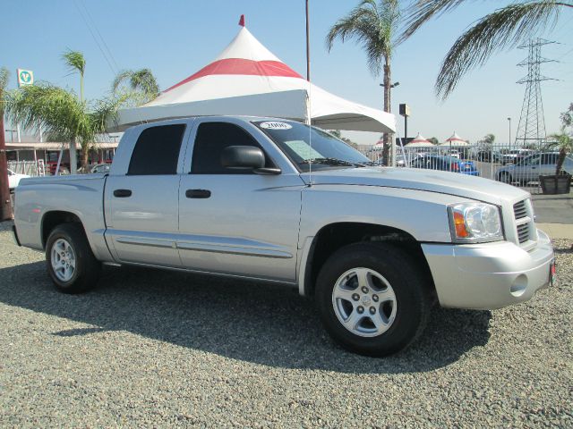 2006 Dodge Dakota LS ES