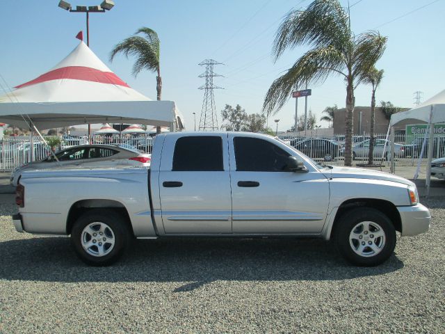 2006 Dodge Dakota LS ES