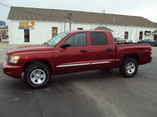 2008 Dodge Dakota 2WD Crew Cab 143.5