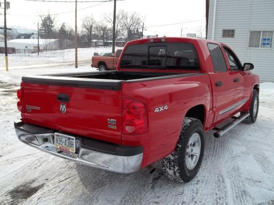 2008 Dodge Dakota 2WD Crew Cab 143.5