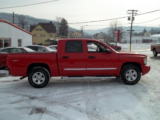 2008 Dodge Dakota 2WD Crew Cab 143.5