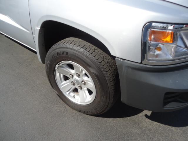 2008 Dodge Dakota 325xi ST Wagon