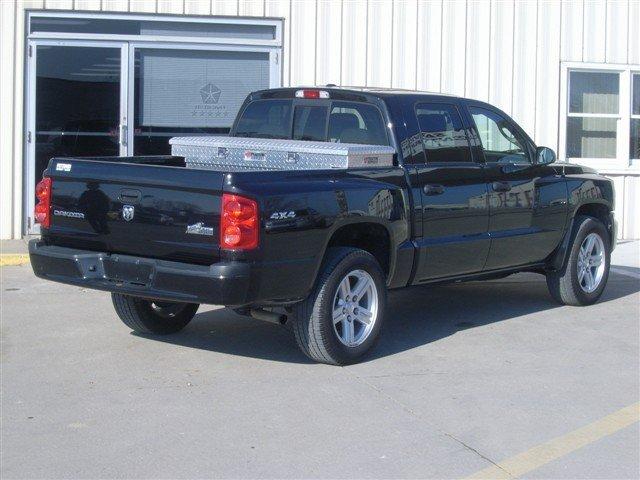 2008 Dodge Dakota 2WD Crew Cab 143.5