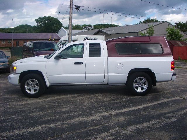 2010 Dodge Dakota 4 DR LXT 4WD