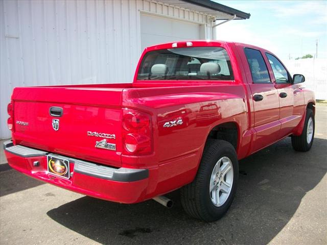 2010 Dodge Dakota 2WD Crew Cab 143.5