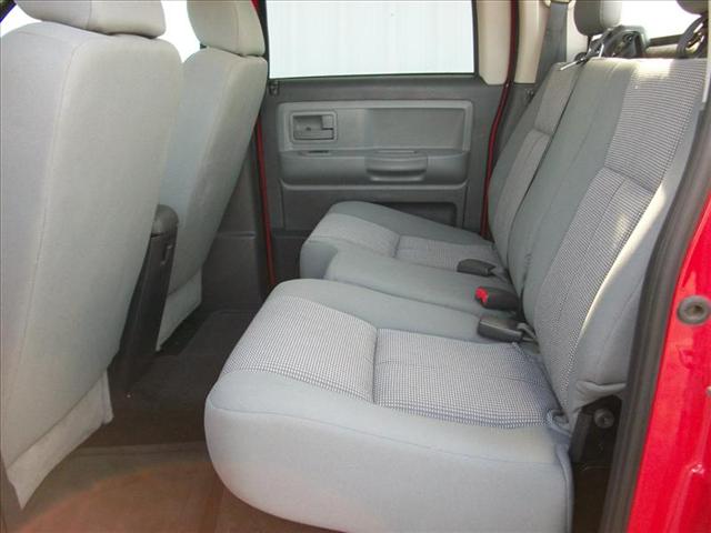 2010 Dodge Dakota 2WD Crew Cab 143.5