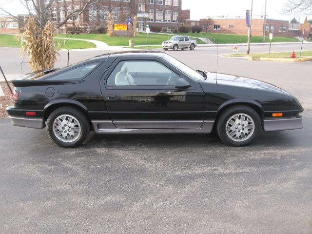 1990 Dodge Daytona LW2