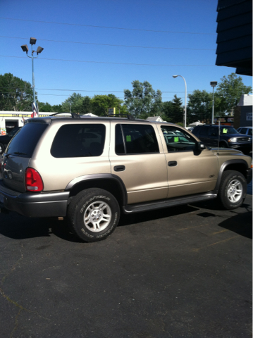 2002 Dodge Durango Wolfsburg Edition Sedan