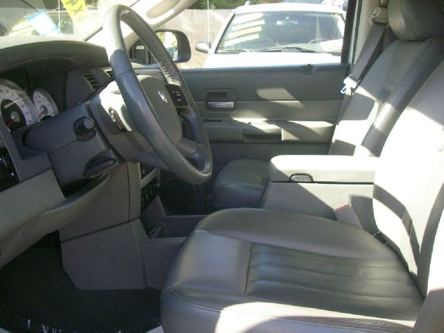 2004 Dodge Durango SLT 25