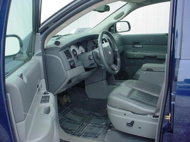 2004 Dodge Durango SLT 25