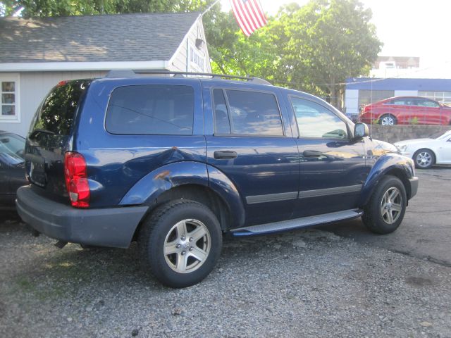 2006 Dodge Durango Wolfsburg Edition Sedan