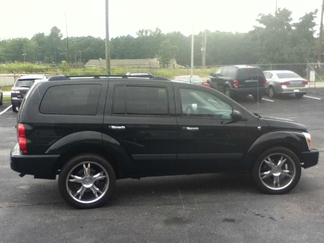 2006 Dodge Durango Wolfsburg Edition Sedan