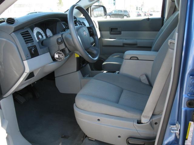 2007 Dodge Durango LE - 7 Passenger