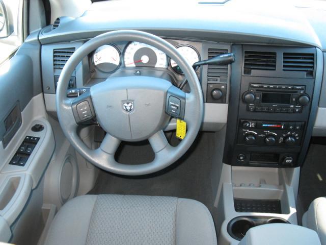 2007 Dodge Durango LE - 7 Passenger