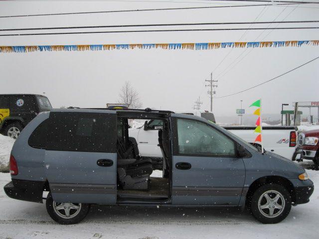 1996 Dodge Grand Caravan SE