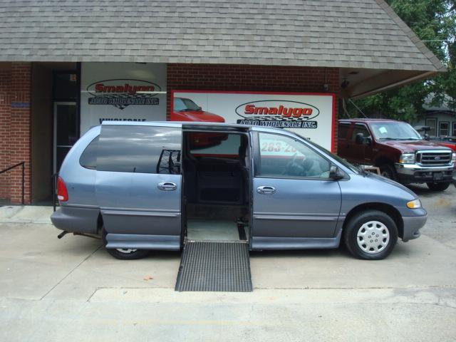 1996 Dodge Grand Caravan X