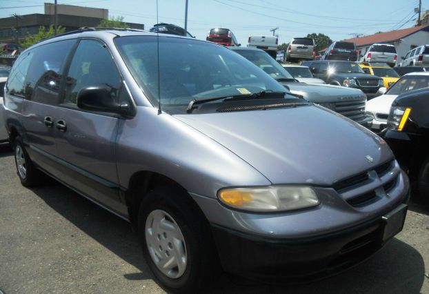 1997 Dodge Grand Caravan SE