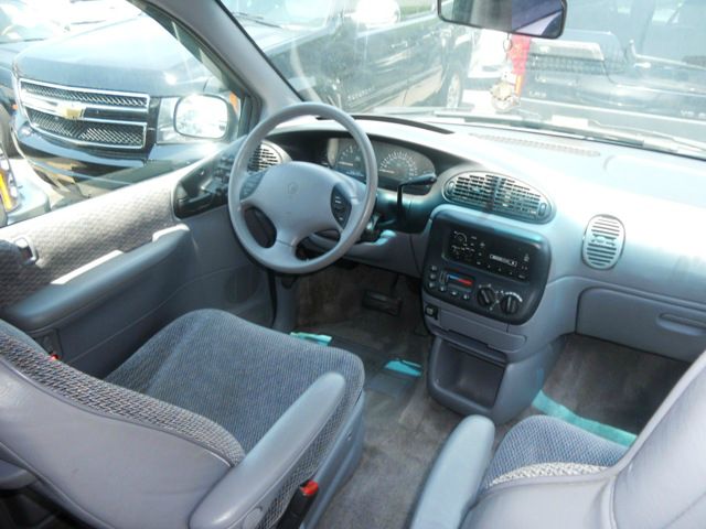 1997 Dodge Grand Caravan SE