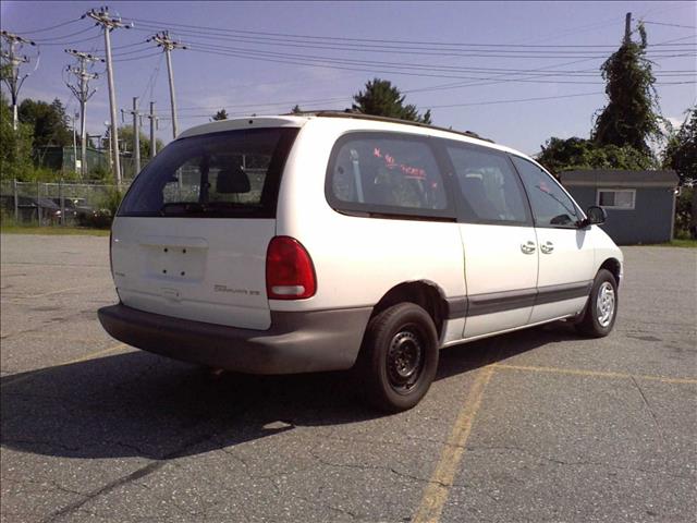 2000 Dodge Grand Caravan LS Mini Van