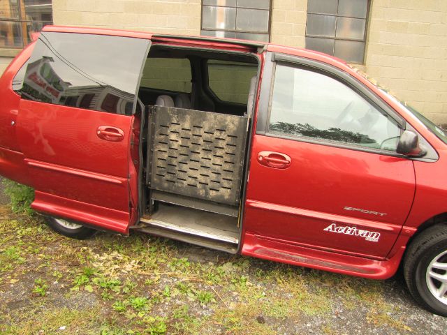 2000 Dodge Grand Caravan GLS 4 Dr Sedan FWD