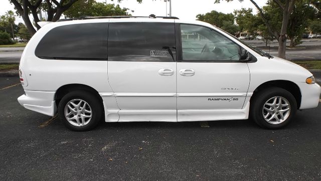 2000 Dodge Grand Caravan XLE, AWD, Leather