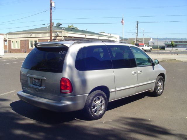 2000 Dodge Grand Caravan 4d,ac,pw,sunroof,leather