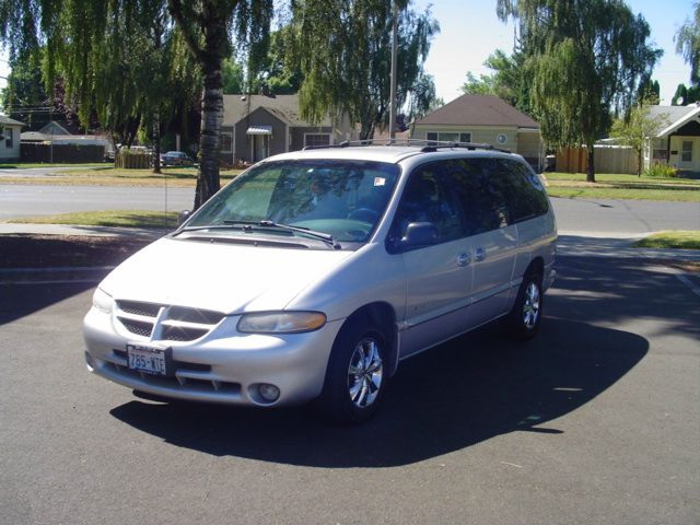 2000 Dodge Grand Caravan 4d,ac,pw,sunroof,leather