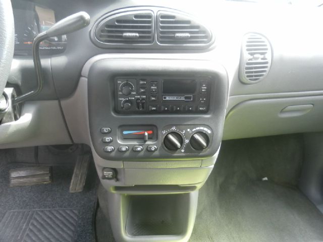 2000 Dodge Grand Caravan Base