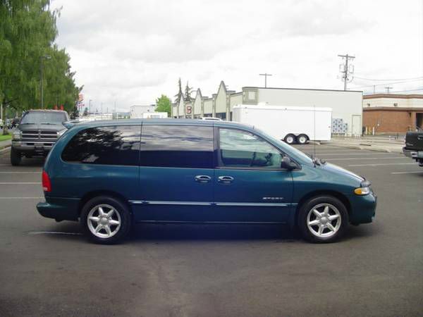 2000 Dodge Grand Caravan 4d,ac,pw,sunroof,leather