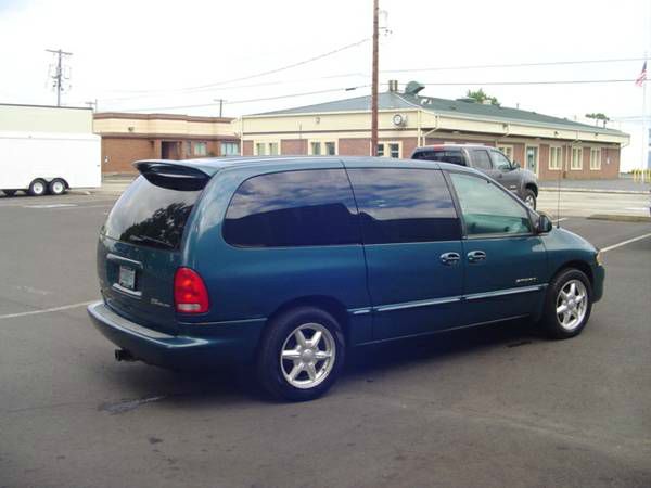 2000 Dodge Grand Caravan 4d,ac,pw,sunroof,leather