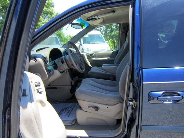 2002 Dodge Grand Caravan Touring Signature Sedan 4D