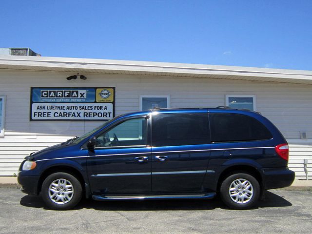 2002 Dodge Grand Caravan Touring Signature Sedan 4D