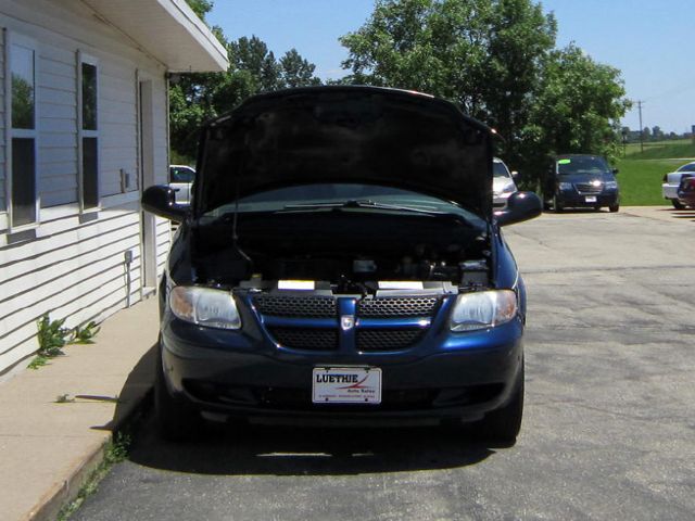 2002 Dodge Grand Caravan Touring Signature Sedan 4D