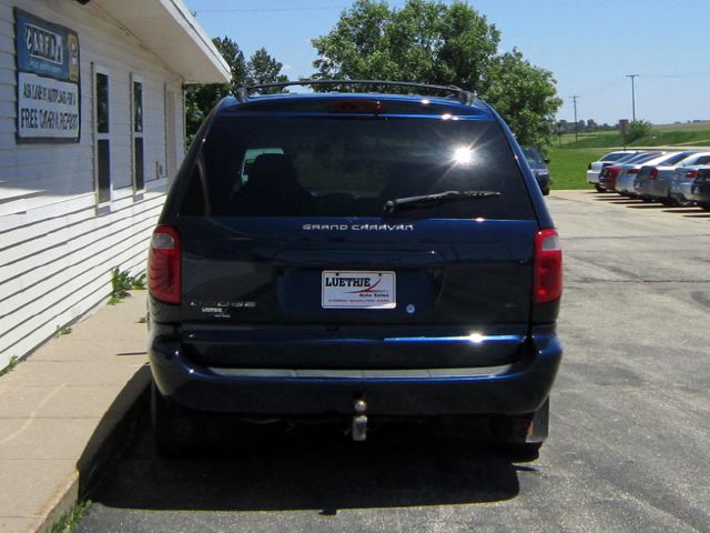 2002 Dodge Grand Caravan Touring Signature Sedan 4D