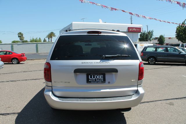 2003 Dodge Grand Caravan SE