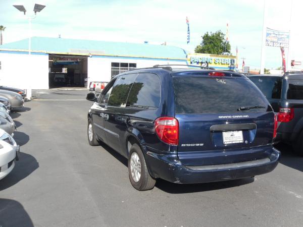 2004 Dodge Grand Caravan SE