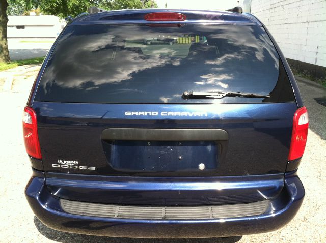 2004 Dodge Grand Caravan SE